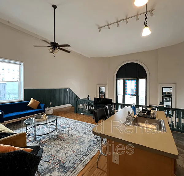 11 E Broad St #5 — Photo 20