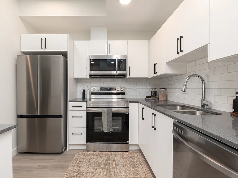 23 Aquitania Blvd W — Photo 8