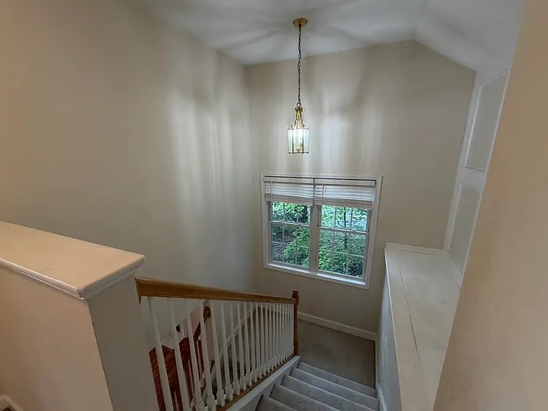 1410 Ashford Ct — Photo 21