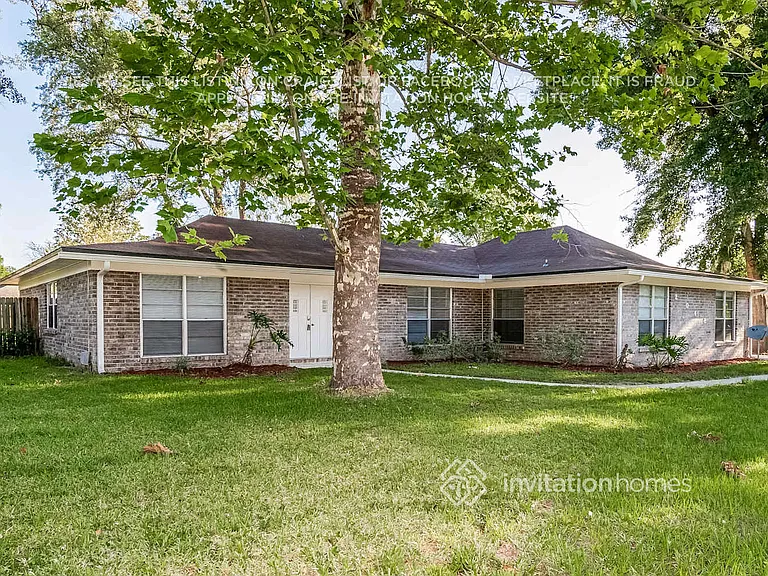 2048 Pompano Pkwy — Photo 3