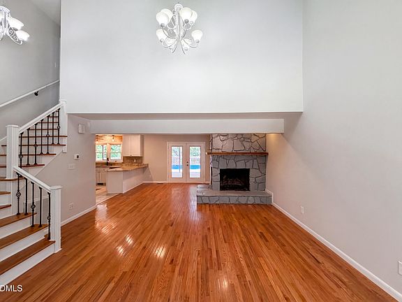 3rd image of 916 Quail Ave