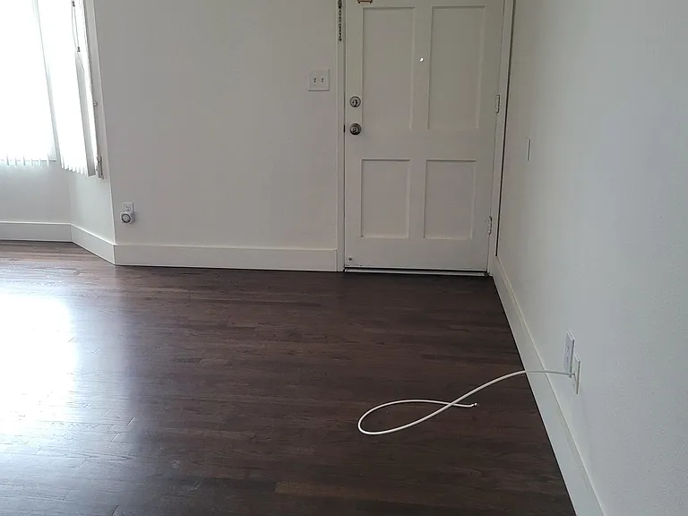 423 E Barrymore St — Photo 8