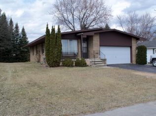 906 Gibbs St, Caro, MI 48723