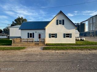 114 5th St E, Finley, ND 58230
