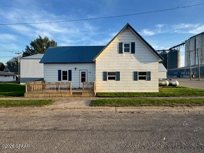 114 5th St E, Finley, ND, 58230