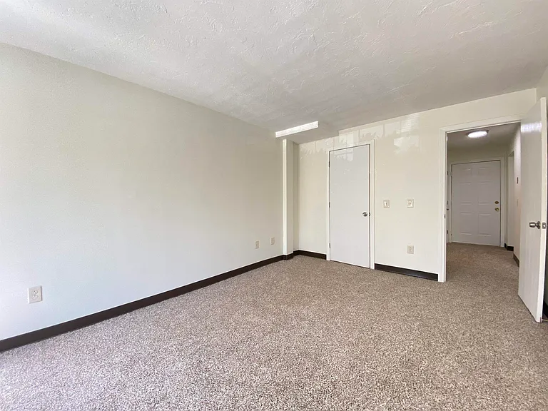379 Huse Rd #33 — Photo 23