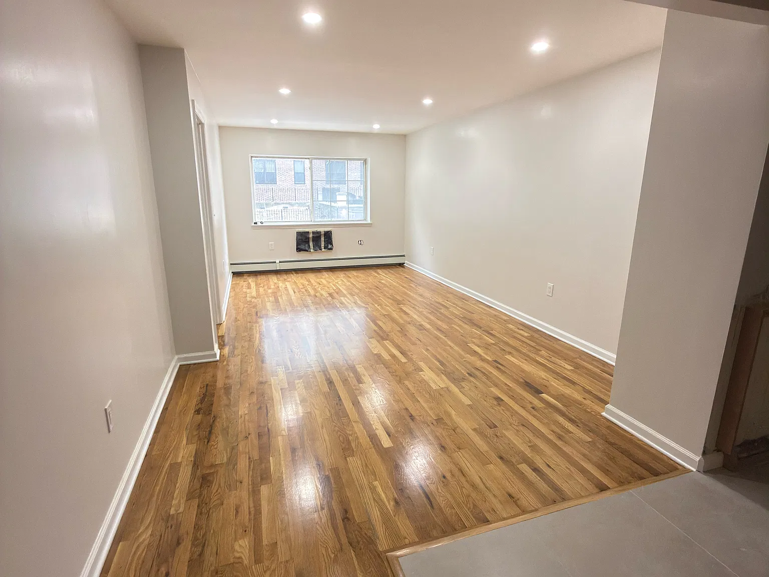 3 bed, 800 sqft, $3,400 — Photo 4