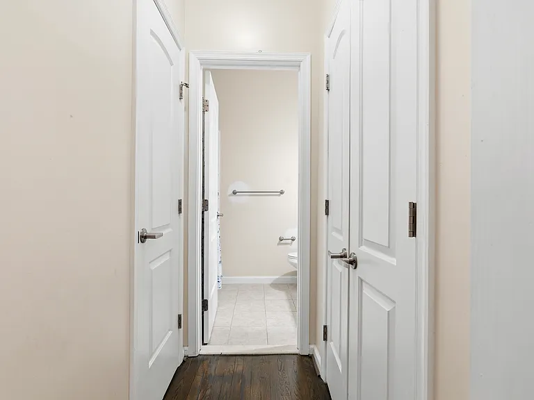 4285 S Capitol St SW — Photo 11