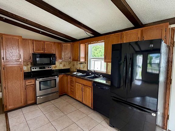 5th image of 1312 Le Grand St