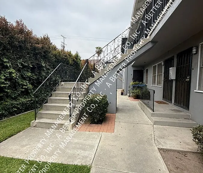 1135 E Appleton St #2 — Photo 6