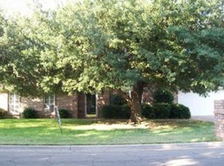 9205 Country Lake Dr, Waco, TX 76708