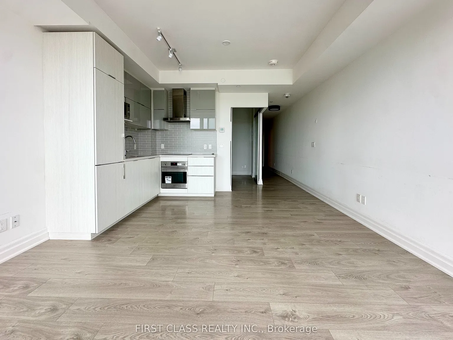 1 bed, $2,300 — Photo 3