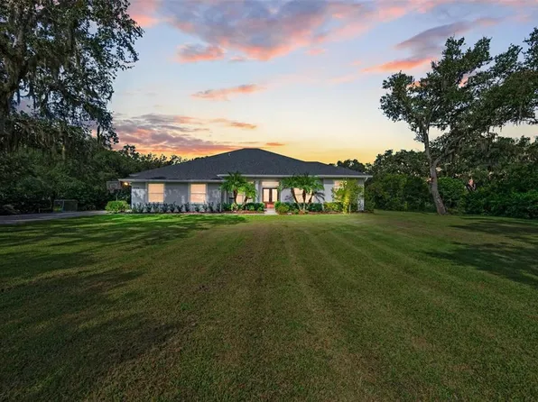 1774 Kingsdown Dr, Sarasota, FL 34240