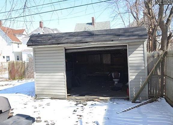 4th image of 1159 E 112th St
