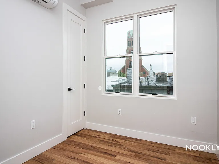 48 Jefferson St #4B — Photo 9