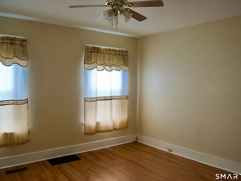 37 Putnam St — Photo 3