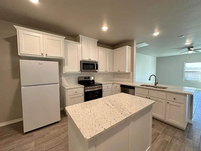 5411 Rose Garden Loop #A — Photo 7