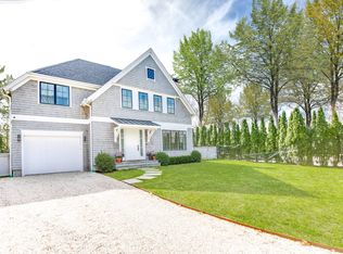 10 Hillside Dr E, Sag Harbor, NY 11963
