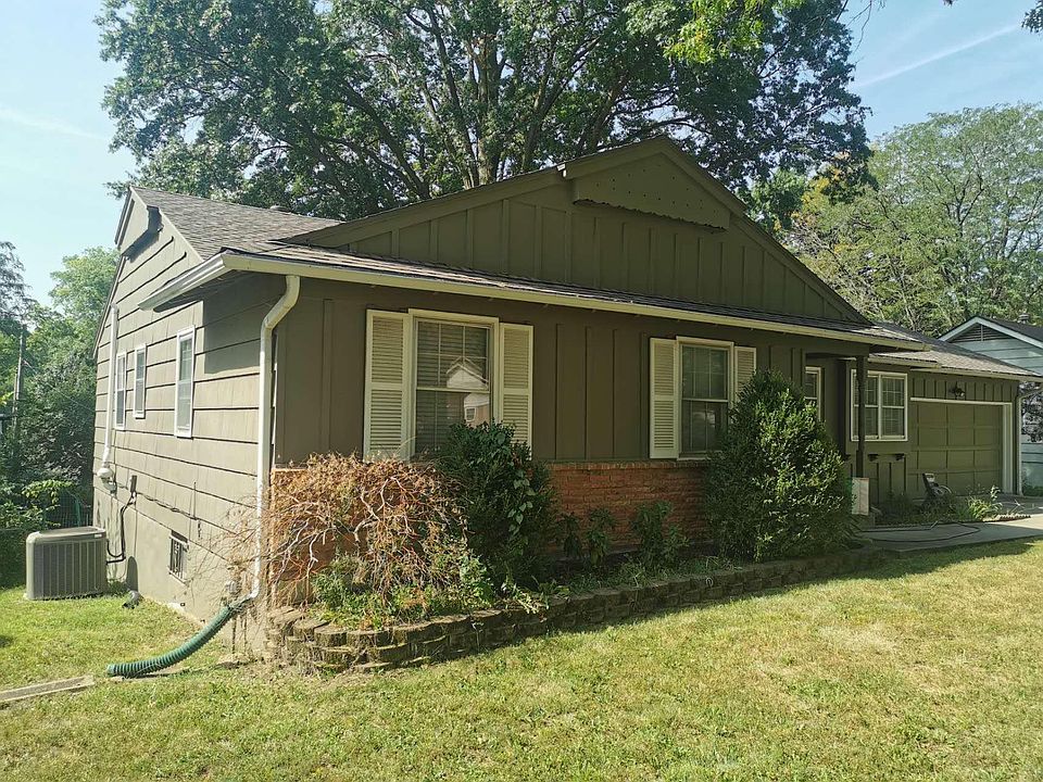 1st image of 607 E 108th Ter