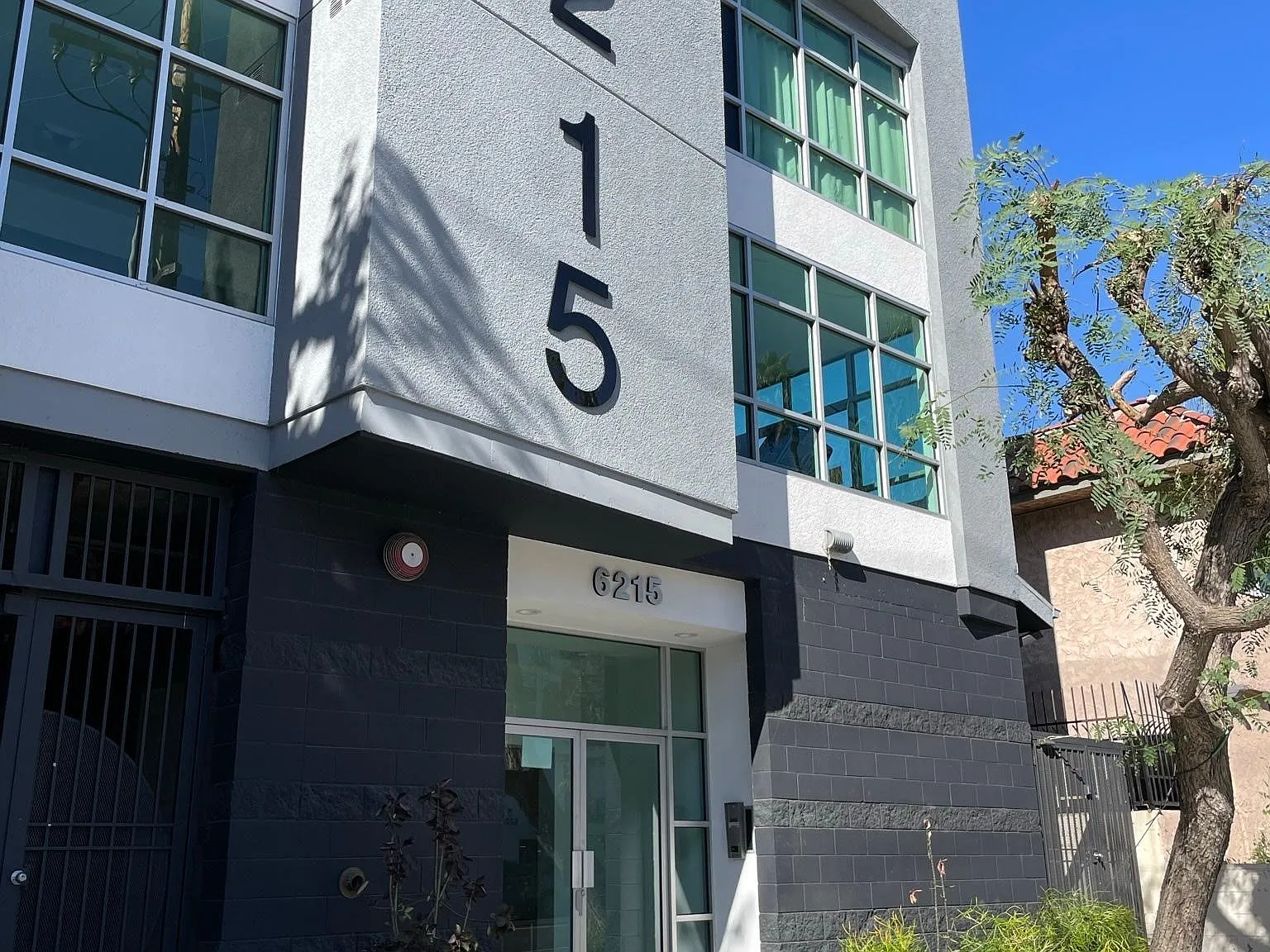 Kester Ave, Van Nuys — Photo 1