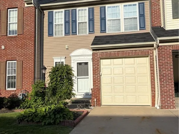 104 Marble Ct, Berea, OH 44017