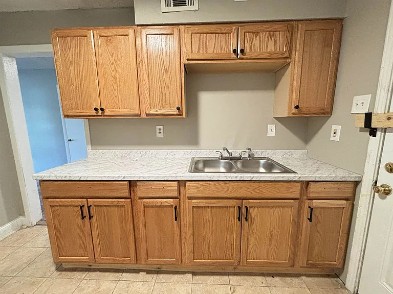 4694 McCrory Ave — Photo 5
