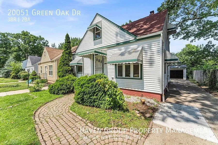 20051 Green Oak Dr, Euclid, Ohio, 44117- Spacious 3-bed 1.5 -bath single-family home! — Photo 2
