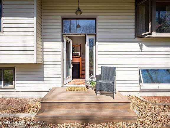 5th image of 109 Hilltop Road