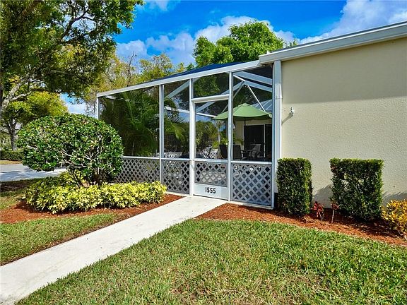 2nd image of 1555 SW Waterfall Blvd