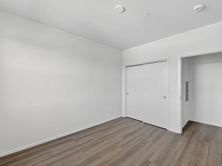 Dry Creek Crossing Apartments — Photo 21