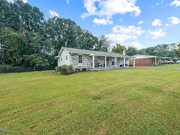 4th image of 829 Alma Ln