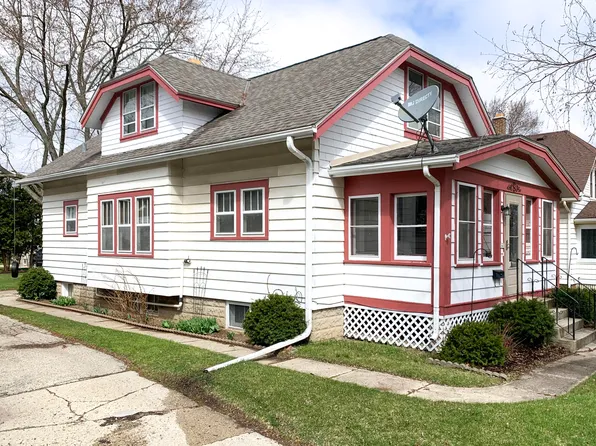 640 2nd Ave, West Bend, WI 53095