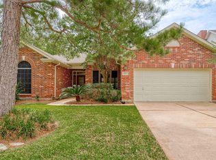 622 Knoll Forest Dr, Sugar Land, TX 77479
