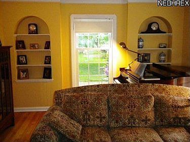 3rd image of 20579 Stratford Ave