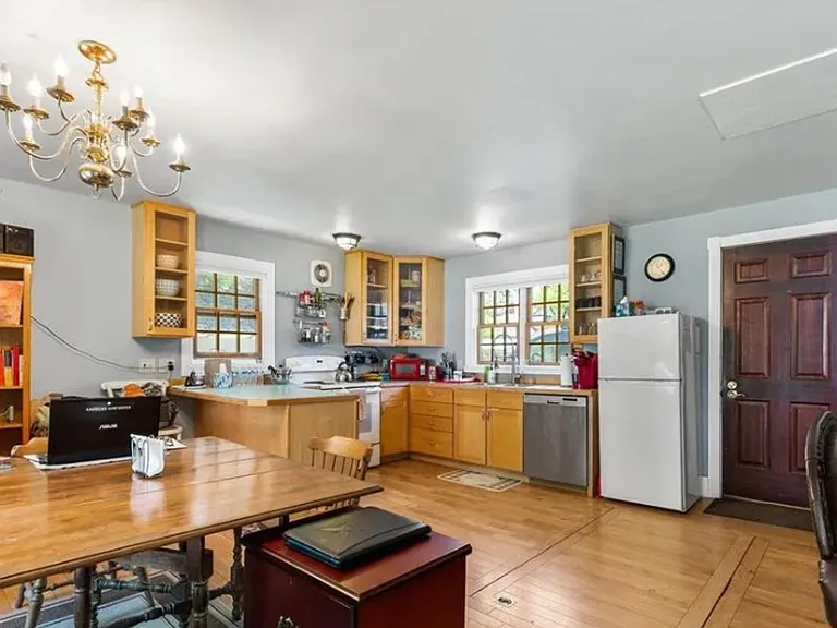 506 West Babcock — Photo 4