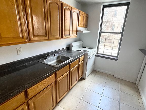 5th image of 585 E 21st St APT 2I