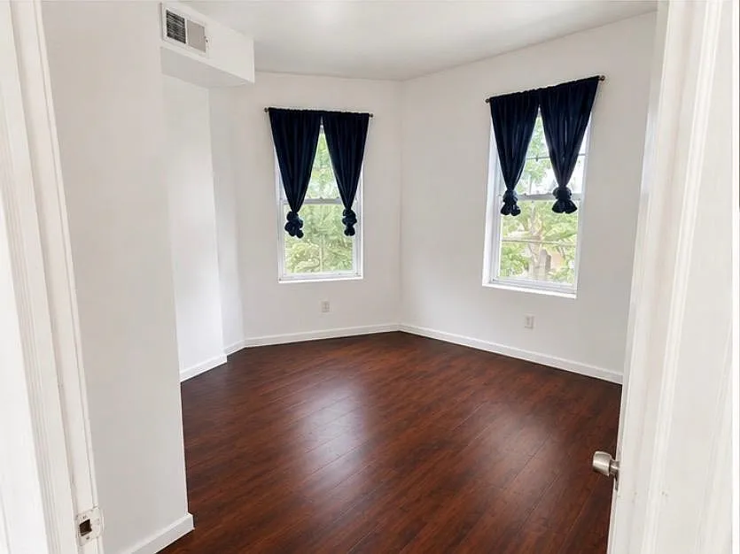 2 bed, 1.0 bath, $2,000 — Photo 4