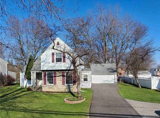 751 Union Rd, West Seneca, NY 14224