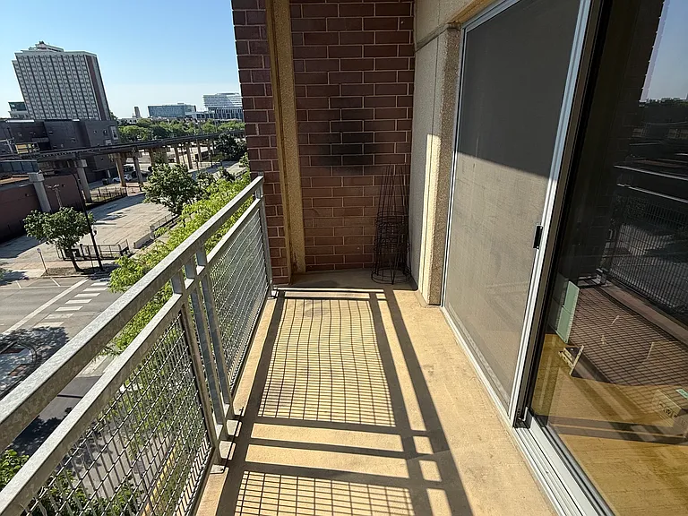 100 N Hermitage Ave #515 — Photo 7