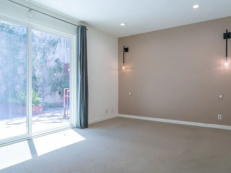 633 Museum Dr — Photo 20