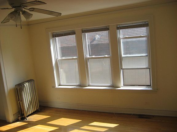 2nd image of 5720 N Wayne Ave APT 1