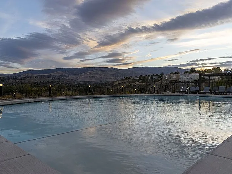 The Retreat Luxury Apartments — Photo 40