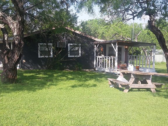 3rd image of 620 Pleasant Acres Dr