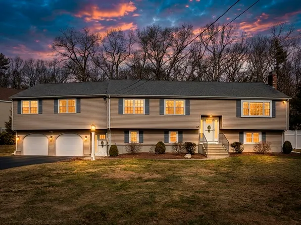32 Ohlson Cir, Medway, MA 02053