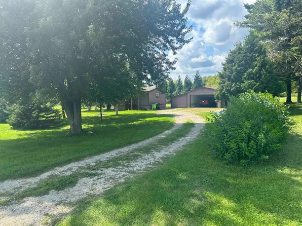 N8919 County Rd, Randolph, WI 53956
