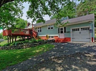 10 Hewitt Dr, Troy, NY 12180