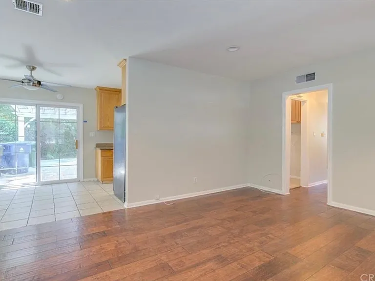 7913 Royer Ave — Photo 10