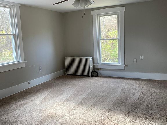 4th image of 46 Maylan Dr