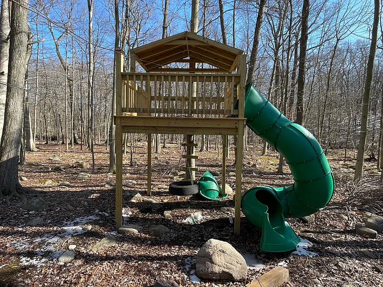 60 Eileen Dr — Photo 18