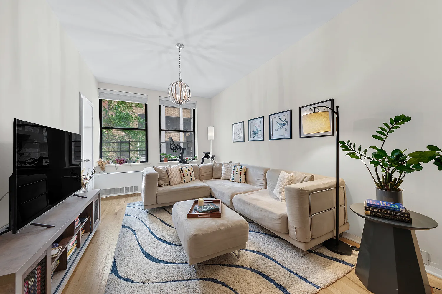 18 East 12th Street — Photo 1